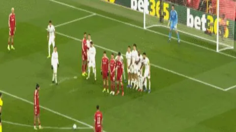 冰雪狂欢：中国代表队击败上届冠军瑞典，首战大胜